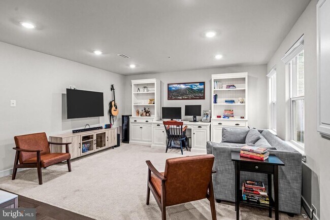 117 Kenneth Ln