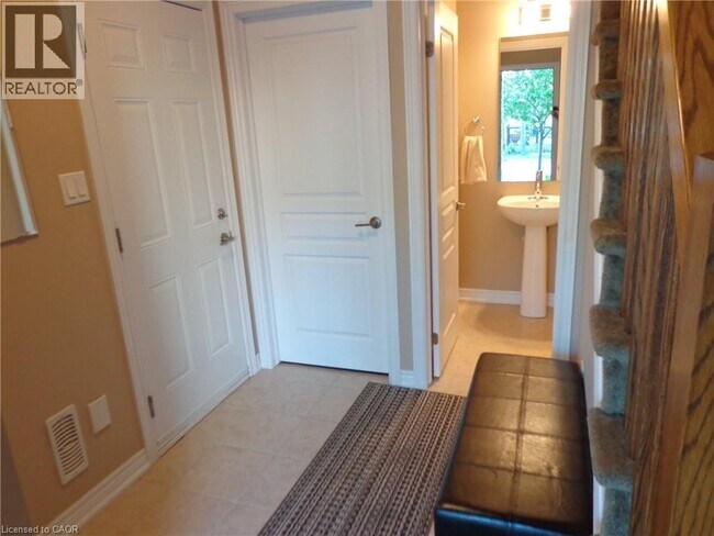 Photo - 541 Winston Rd