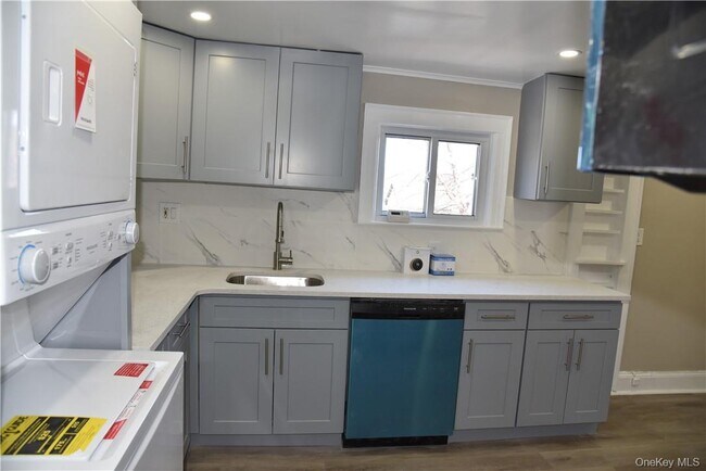 99 Maple Ave Unit 3