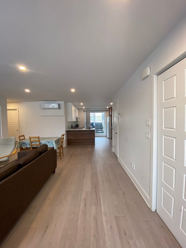 Photo - 201 Rue Desmarchais Unit 201