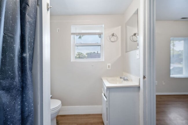 Photo - 2116 College St Unit 2118 (Upper )