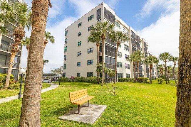 Photo - 1316 Pasadena Ave S Unit 204