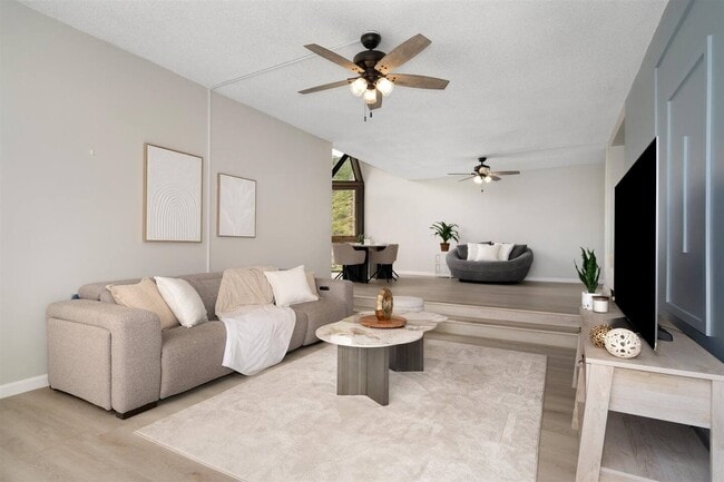 Building Photo - 531 Hahaione St