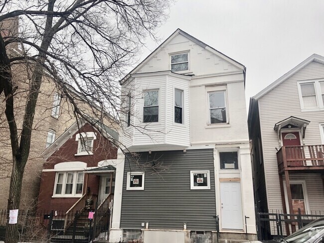 Building Photo - 2020 S Washtenaw Ave. Rental