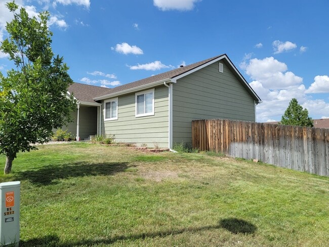 Building Photo - 5912 Kennedy Dr Rental
