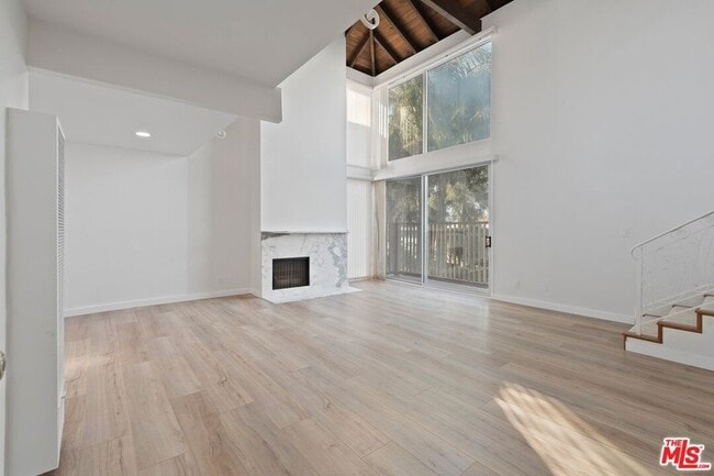 Building Photo - 122 Buccaneer St Unit 3