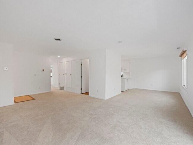 Photo - 18 Concord Greene Unit 6