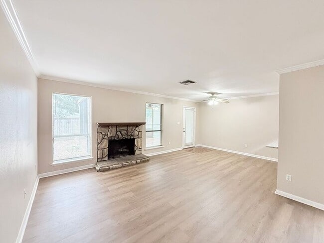 Photo - 6069 Hilburn Rd