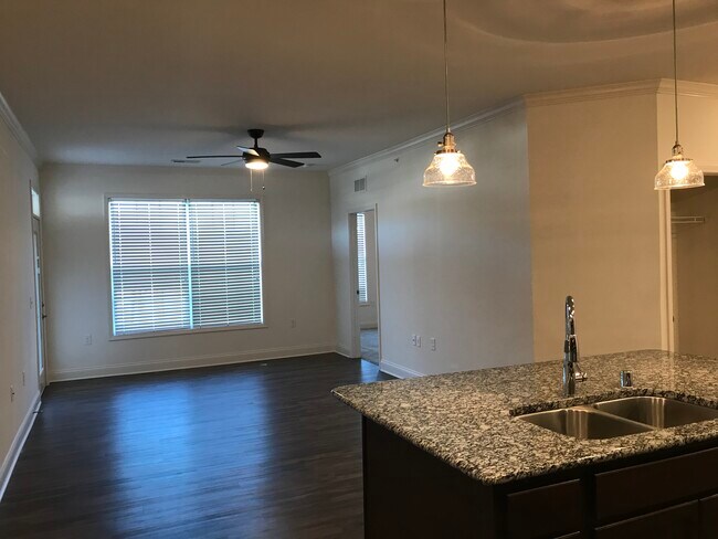 Photo - Emerald Twenty Four