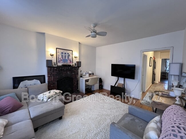 Photo - 788 E 6th St