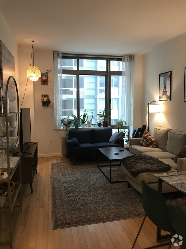 Building Photo - 53 Nassau St Unit 3 Rental