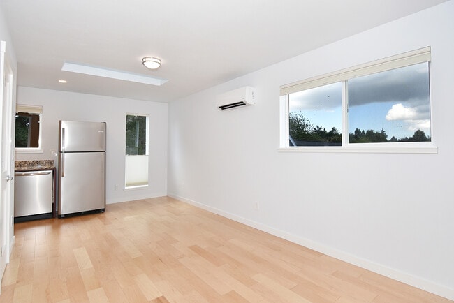 Photo - Beautiful Newer Construction (2019) 1 Bedroom/1 Bath ADU in Convenient Location (Central District)