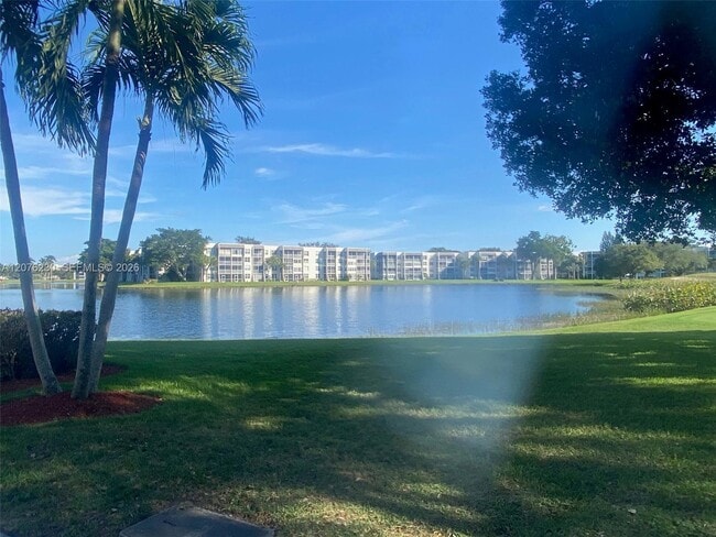 Photo - 9420 Poinciana Pl Unit 214