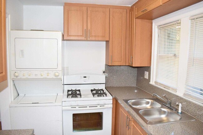 Photo - 940 Bignonia Rd