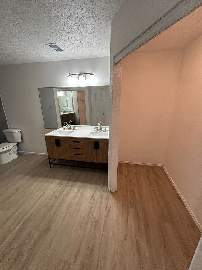 Photo - Experience the best of city living!