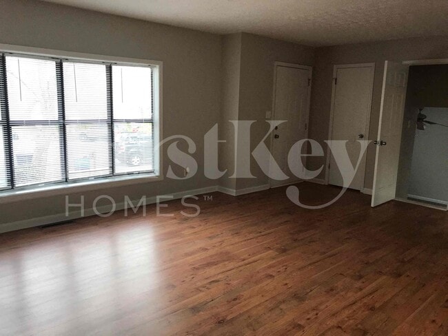 Photo - 1006 Hicksmil Ct SW