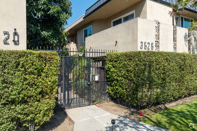 3526 Keystone Ave - 3526 Keystone Ave