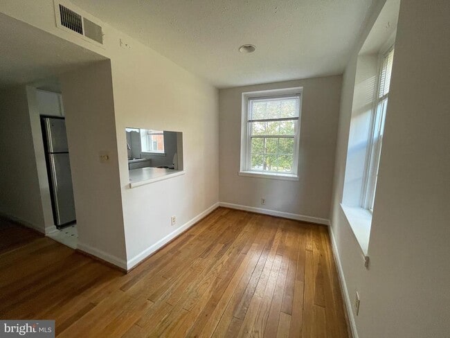 Photo - 2927 S Dinwiddie St