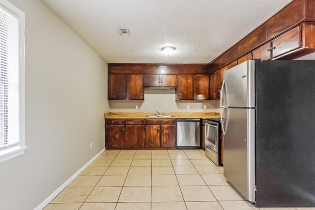 Photo - 110 Cambridge Cir