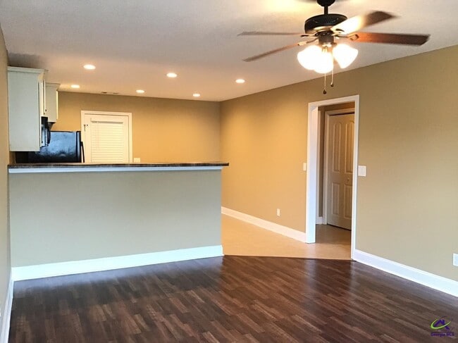 Photo - 108 Pershing Pl Ct