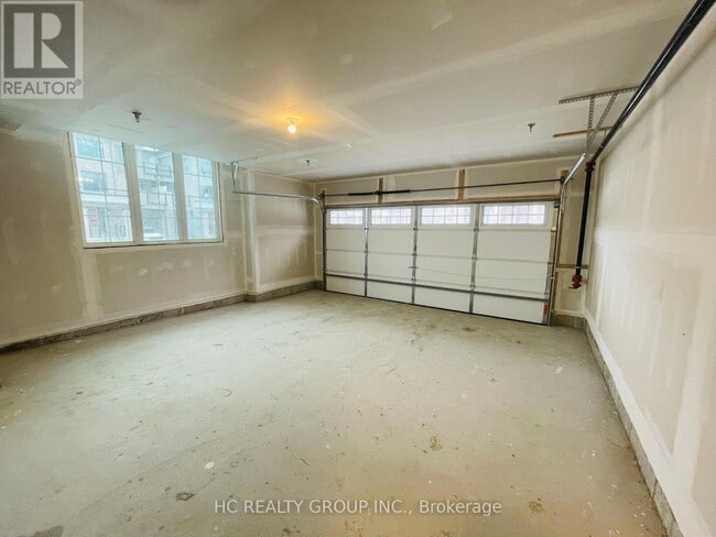 Photo - 117 Thomas Frisby Jr Cres