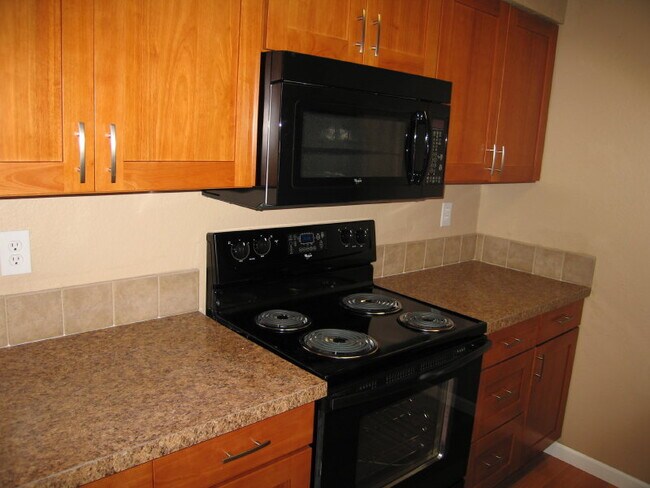 Heatherstone Park Apartments - Heatherstone Park Apartments
