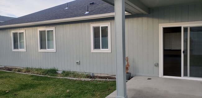 Photo - 1404 E 6th St