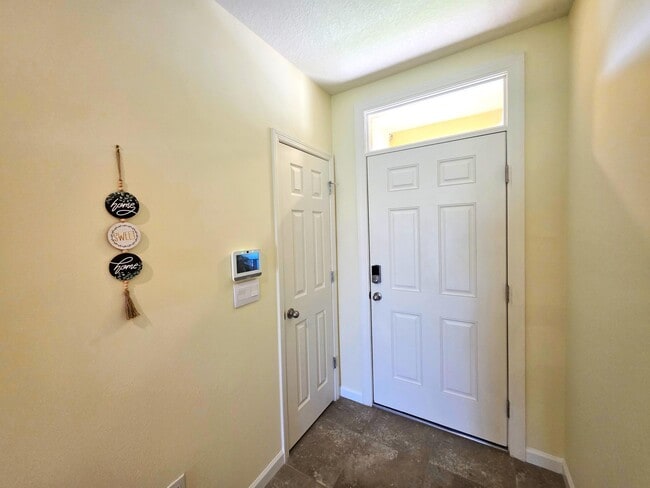 Photo - 6580 Canterbridge Dr