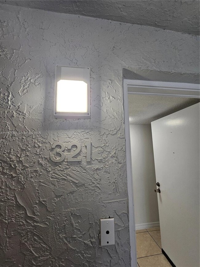 Photo - 8475 SW 156th Ct Unidad 321