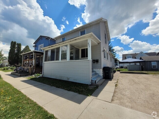 Building Photo - 220 6th St Rental