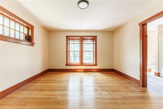 Photo - 266 Lyndhurst St