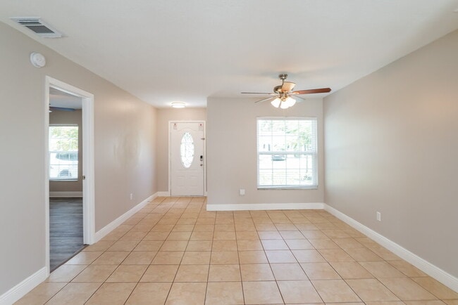 Photo - 119 Harness Ln