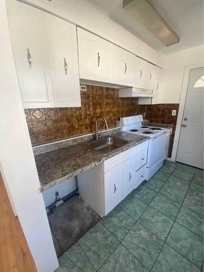 Photo - 27 Van Wagoner Ave