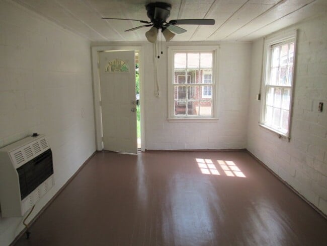 Photo - 806 N Park St
