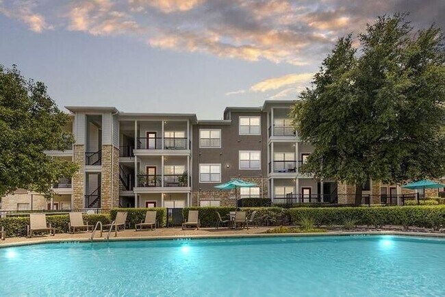 Photo - 500 S Interstate 35 Unidad d2