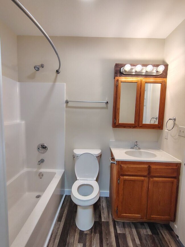 Photo - 250 Wilson St Unit Apt A