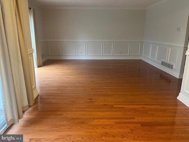 Photo - 105 Montrose Ave