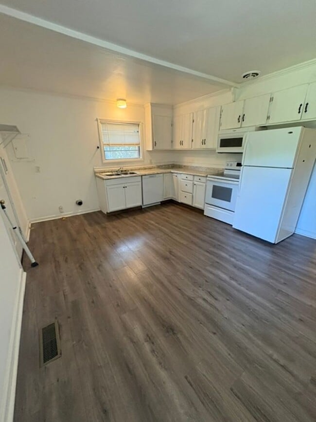 Photo - 271 Peachtree Cir