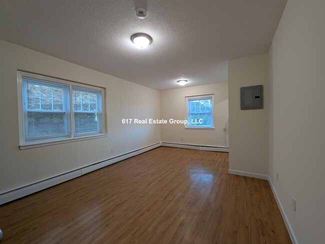 Photo - 2018 Commonwealth Ave Unit 04