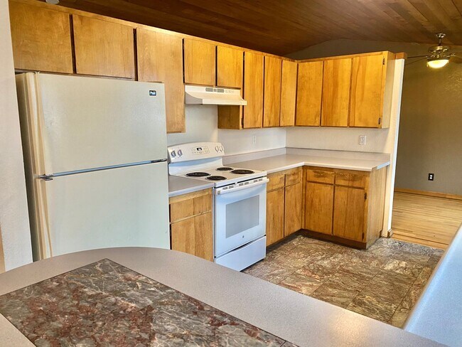 Photo - 2816 NE Lapoint Ct