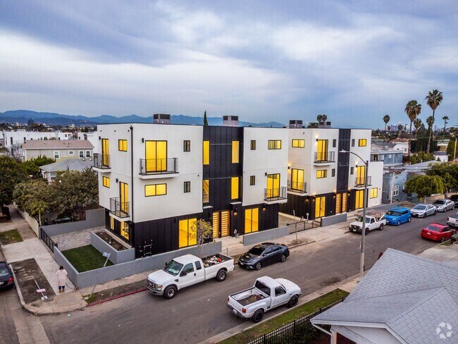 Building Photo - 2332 Carmona Ave Unit 5513 Glennie Ln. Rental