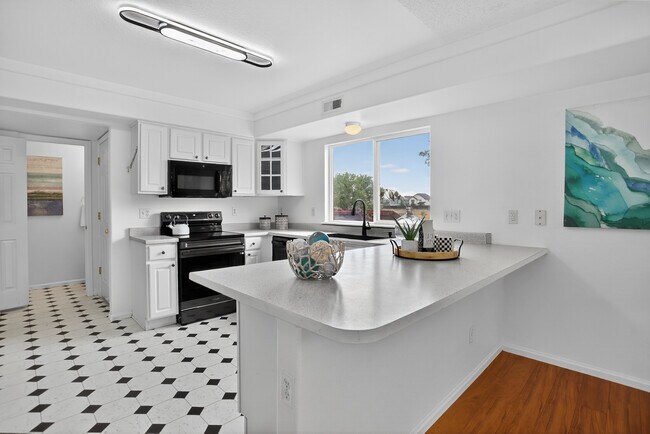 Photo - 4054 Perth St