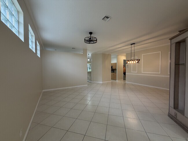 Photo - 1649 Ballantrae Blvd N