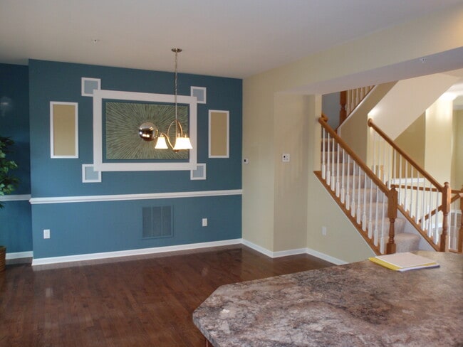 Photo - 325 Broadstone Dr