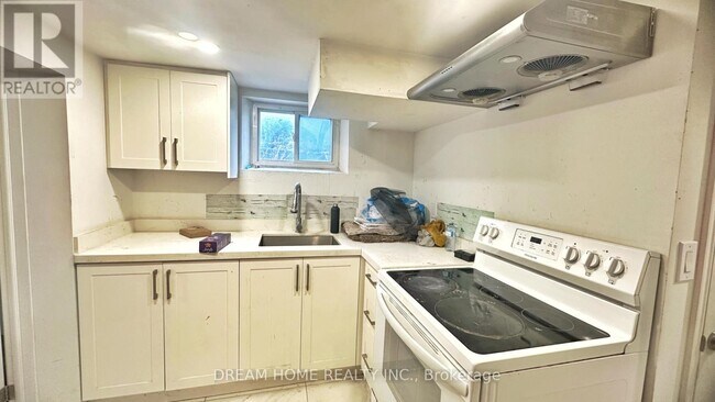 Photo - 1018 Kennedy Rd