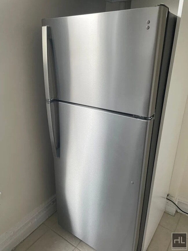 Photo - EAST 15 STREET Unidad 3C