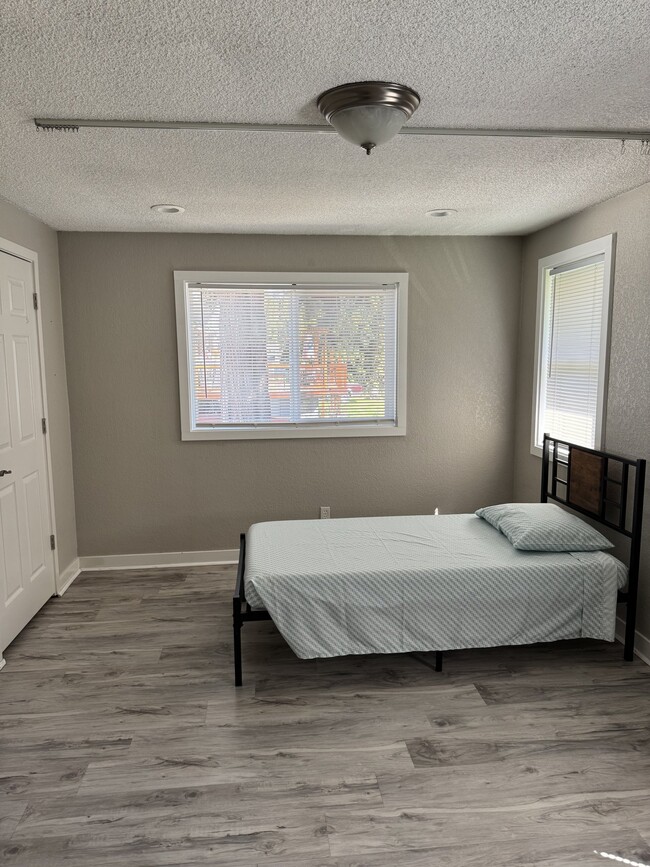 Building Photo - 10302 141st St Ct E