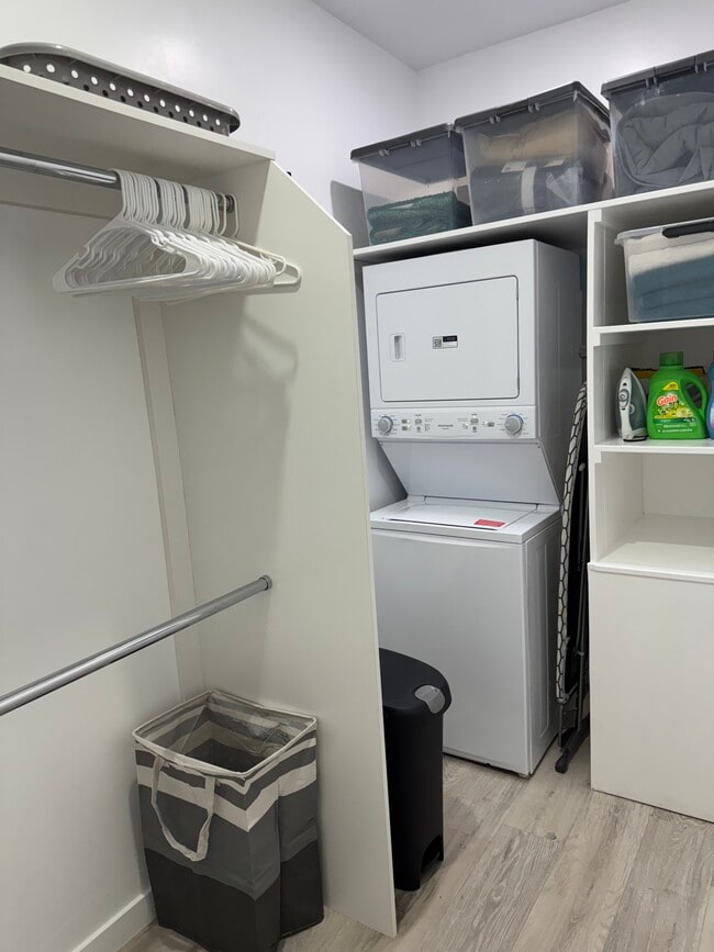 Photo - 1023 N Gage Ave Unidad Casa Sebastian