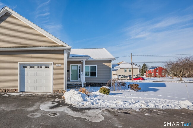 Building Photo - 137 Knowles Ave Unit 2