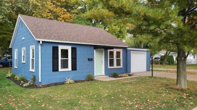 Photo - 226 Maple St House